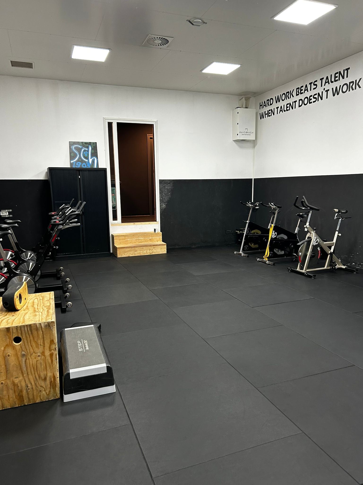 Flow Fitness Rubber Tile Pro 100x100x2