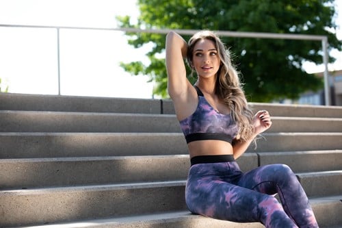 91954806-colby-leggings-gray-pink-model2