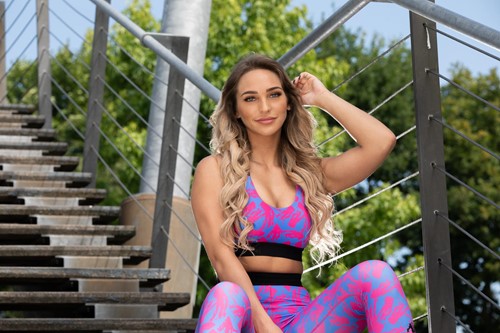 91954306-colby-leggings-blue-pink-model2