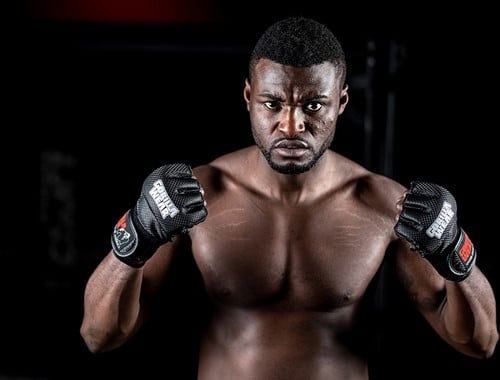 Gorilla Wear Manton MMA Handschoenen (Met Duim) - Zwart/Wit