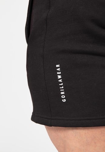 Leon Sweat Shorts logo