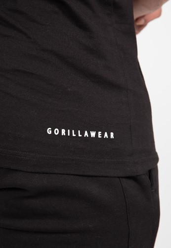 Leon T-shirt detail
