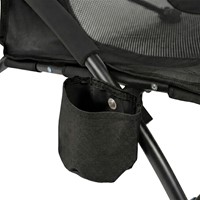 Detailopname van de geïntegreerde bekerhouder aan de zijkant van de VirtuFit Foldable Beach Chair.